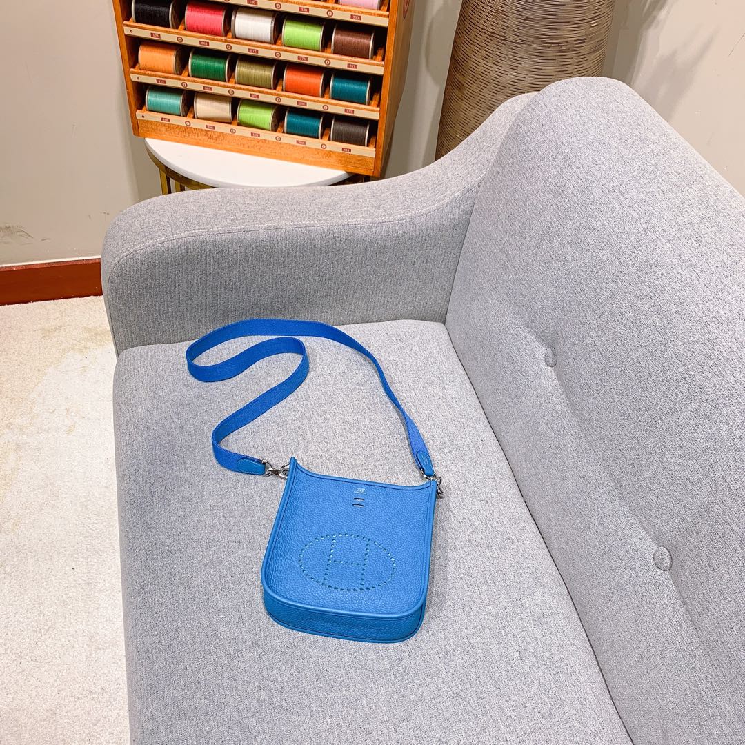 에르메스 미니 에블린16 블루 잔지바르 은장 끌레망스 가죽